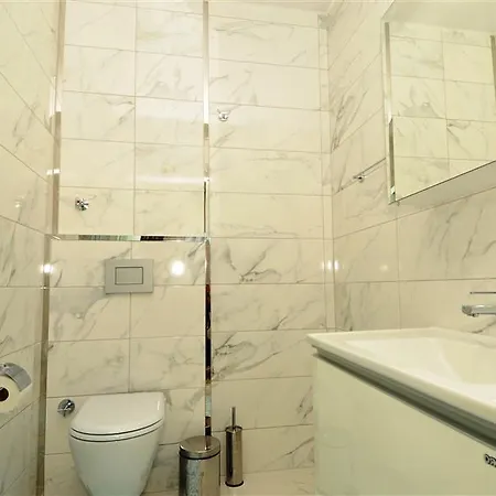 Emarald Tower Apartment